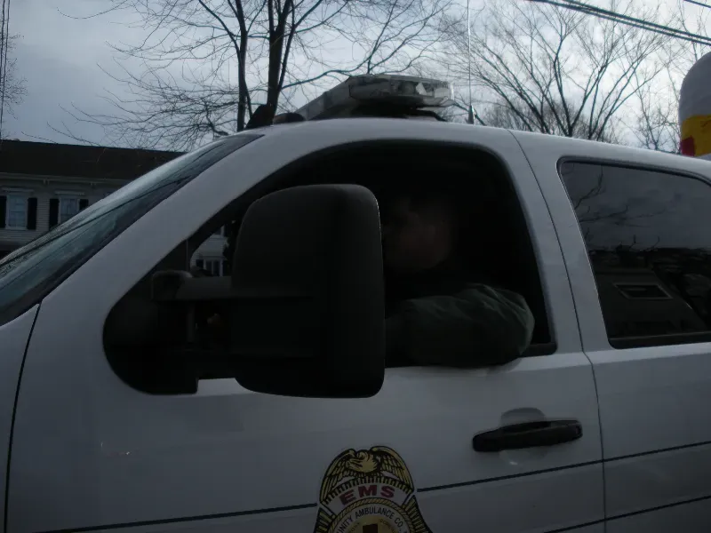 xmas-ambulance-009.webp